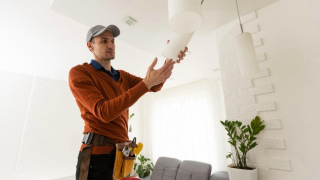 Lampun asennus Helsinki – nopea ja turvallinen valaisimen asennus фото